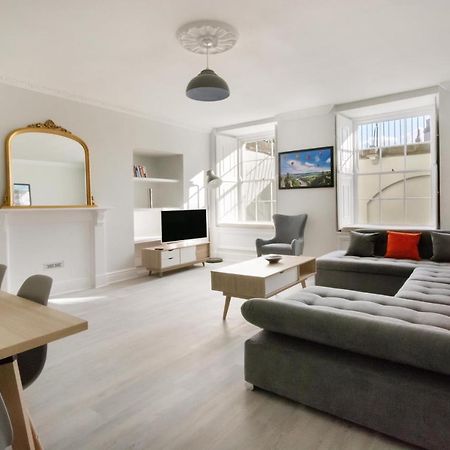 Free Parking! Very Large 2 Bedroom Clifton Flat ブリストル エクステリア 写真