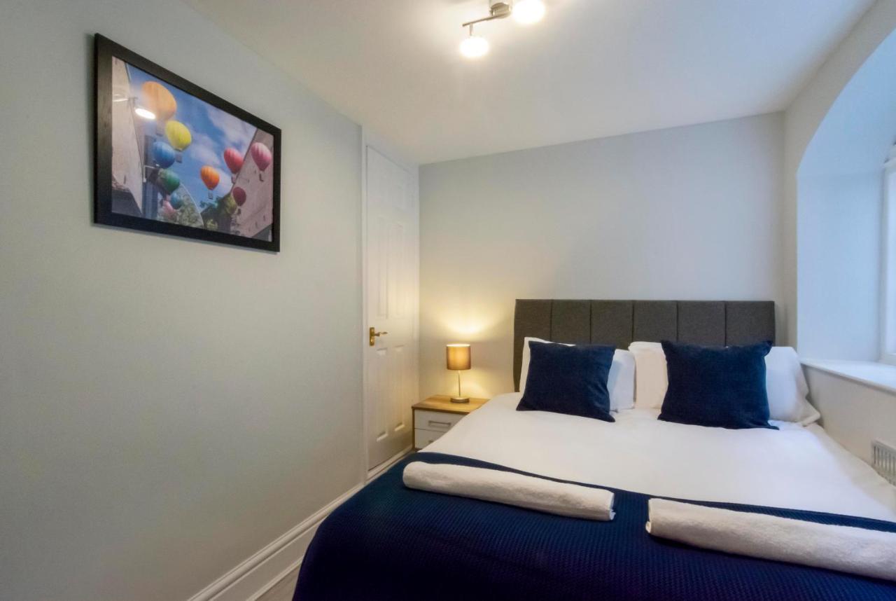 Free Parking! Very Large 2 Bedroom Clifton Flat ブリストル エクステリア 写真