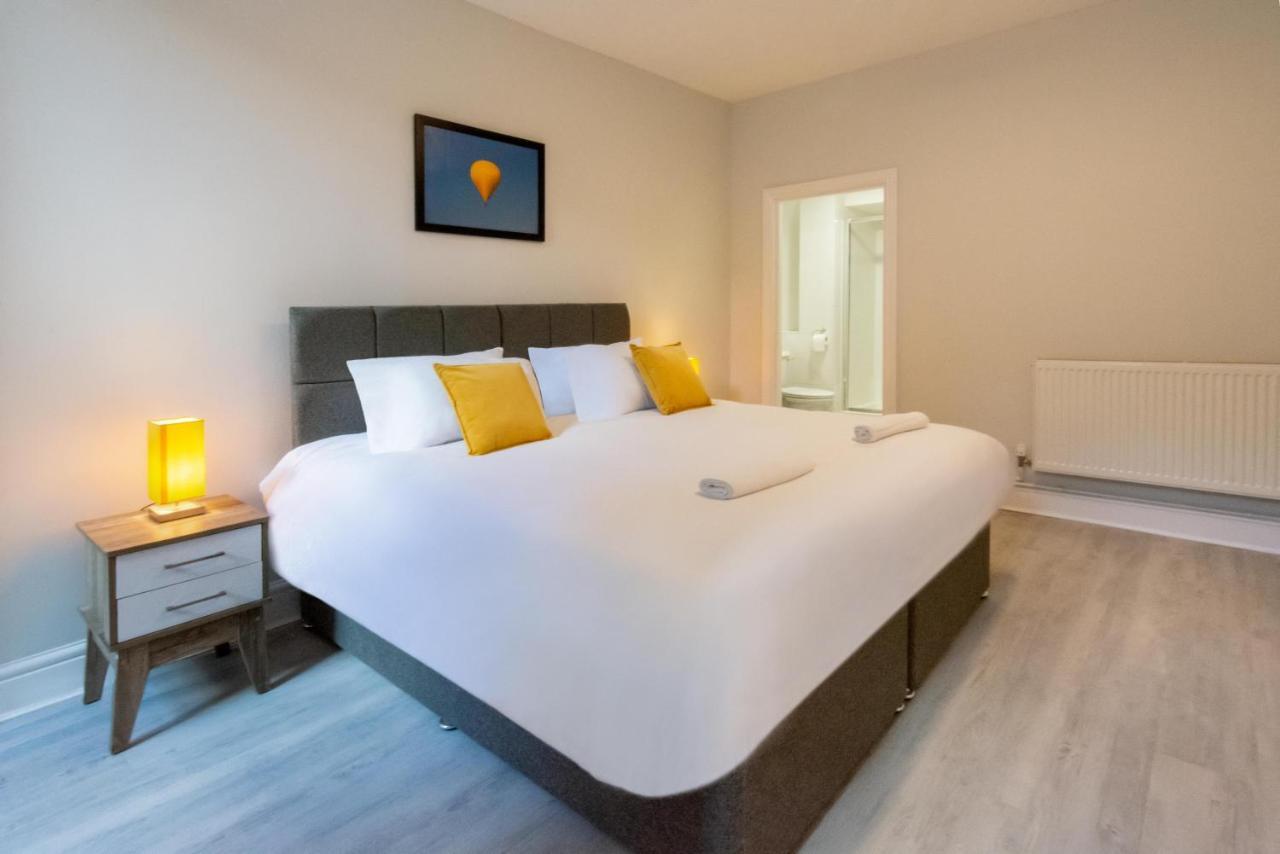 Free Parking! Very Large 2 Bedroom Clifton Flat ブリストル エクステリア 写真