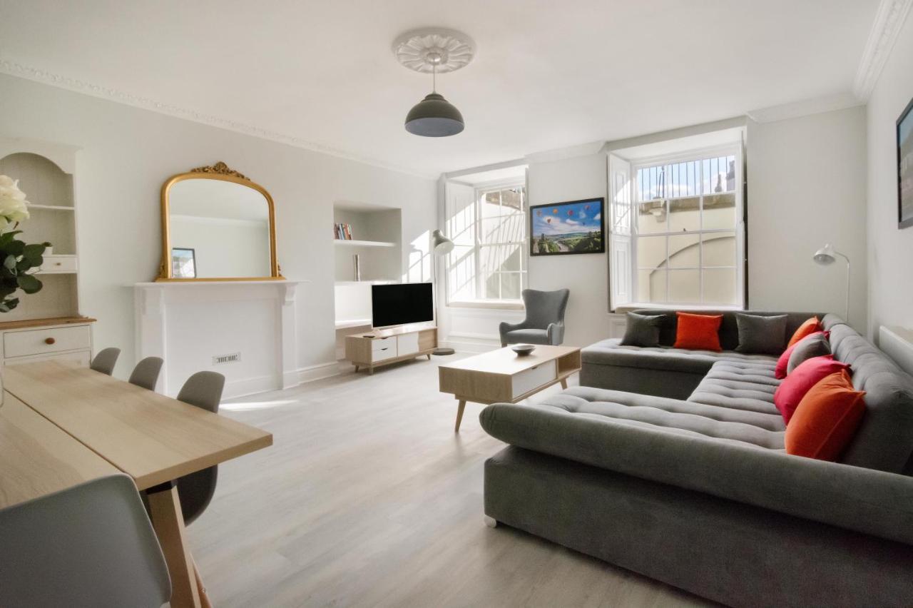 Free Parking! Very Large 2 Bedroom Clifton Flat ブリストル エクステリア 写真