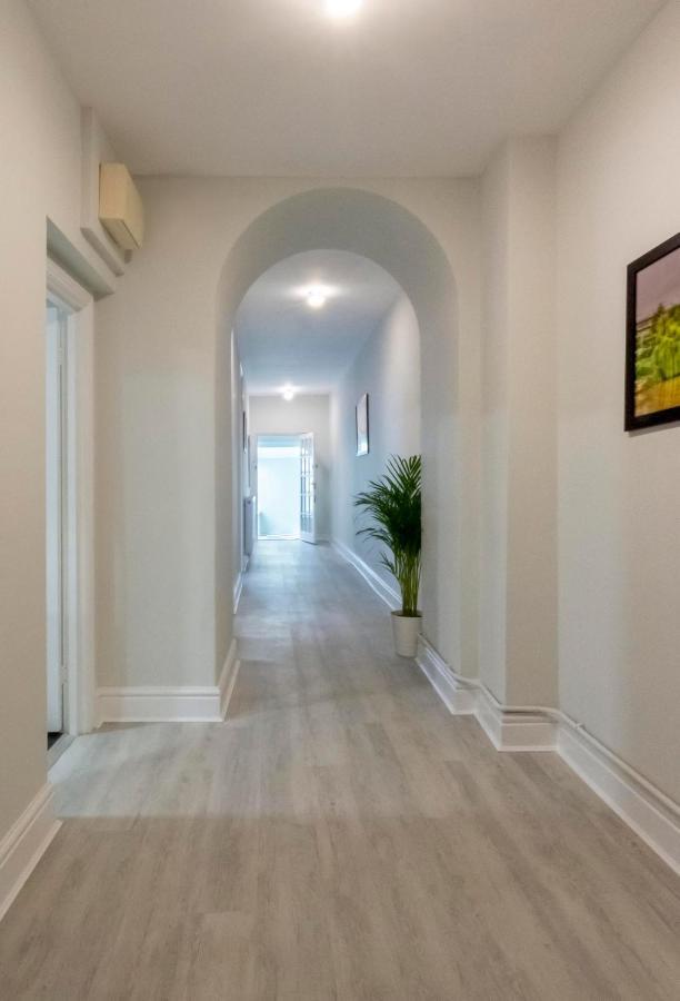 Free Parking! Very Large 2 Bedroom Clifton Flat ブリストル エクステリア 写真