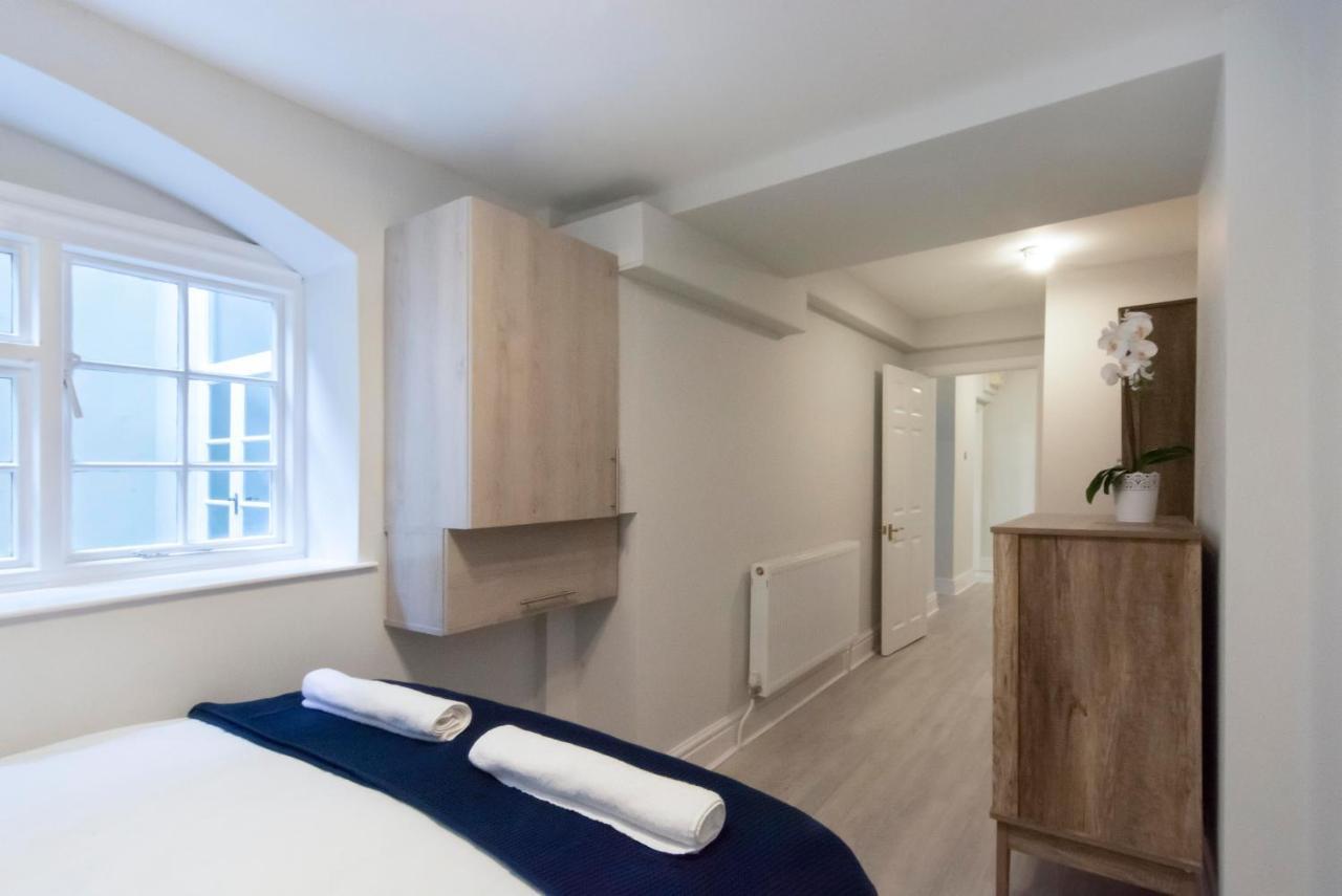 Free Parking! Very Large 2 Bedroom Clifton Flat ブリストル エクステリア 写真