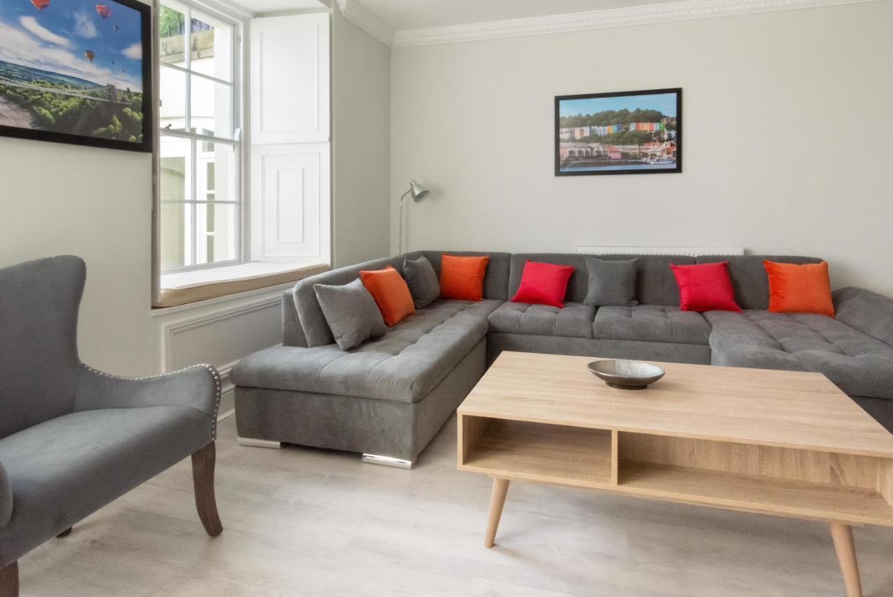 Free Parking! Very Large 2 Bedroom Clifton Flat ブリストル エクステリア 写真